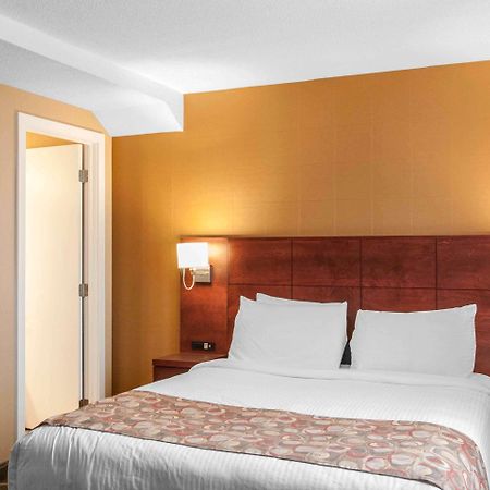 Quality Hotel & Suites Гандер Экстерьер фото